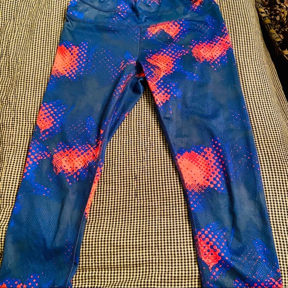 Athleta Pants - ATHLETA CROPPED LEGGINGS